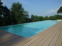 piscina privata con rivestimento  pvc armato termosaldato antiscivolo